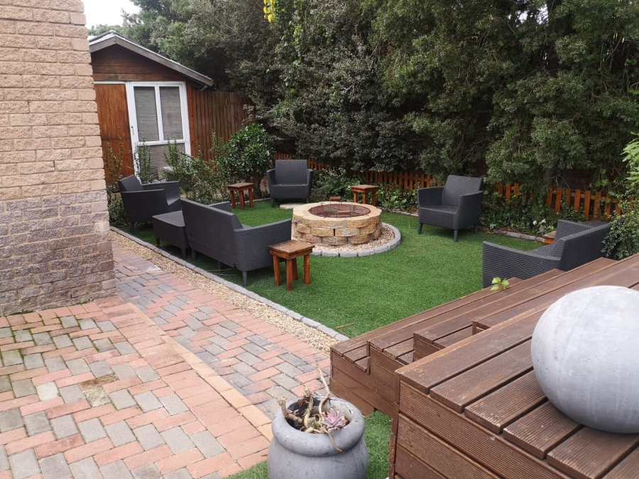 4 Bedroom Property for Sale in Azalea Park Eastern Cape